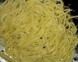 Foto langkah ke 1 dari resep Spaghetti Goreng Oriental.