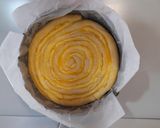 Foto del paso 4 de la receta: Tarta brioche rellena de crema de almendras y pastelera