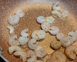 Foto del paso 1 de la receta: Tortilla de gambas