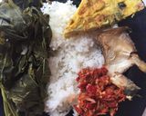 Foto langkah ke 2 dari resep 75 Sambal Mentah Ketuk Bilis.