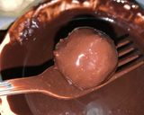 A picture of step 3 of Coconut bites/ Bounty chocolate.