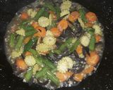 Foto langkah ke 5 dari resep Capcay Goreng Jamur Kuping.