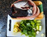 Foto langkah ke 1 dari resep Sup Ikan Gabus Goreng.