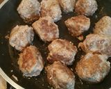 Foto del passaggio 1 della ricetta Polpette al sugo