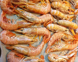 Foto del paso 2 de la receta: Mezcla de gambas y cigalas al horno