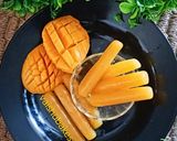A picture of step 3 of Alphonso Mango Popsicles.