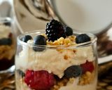 Erdei gyümölcsös túrós pohárkrém recept fázis 5 fotója