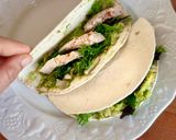 Une image de l'étape 4 de Tacos au poulet et aux herbes fraîches.
