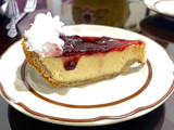 Pay de queso con mermelada de zarzamora
