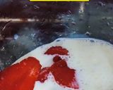 A picture of step 1 of Strawberry milkshake.
