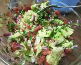 Lettuce and ovacado salad