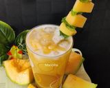 A picture of step 3 of Muskmelon juice.