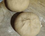 A picture of step 4 of Aloo paratha.