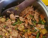 A picture of step 1 of Veggie,tuna and rice pillaw.