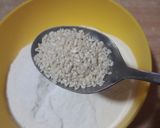 Foto del paso 1 de la receta: Galletitas materas de sémola y arroz ❤