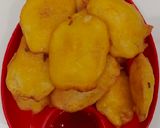 A picture of step 4 of Aalu pakoda.