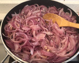 Foto del paso 2 de la receta: Budín de cebolla morada