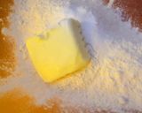 A picture of step 1 of Ham and smoked mozzarella scones.