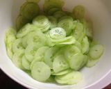 Ecetes uborkasaláta recept fázis 1 fotója