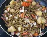 Foto del paso 4 de la receta: Judías V. con Patatas, Zanahorias, Bacon, Champiñones y huevo