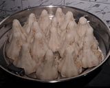 A picture of step 6 of Ground rice flour modak.