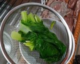 Foto langkah ke 1 dari resep Pokcoy Siram Bawang Putih.