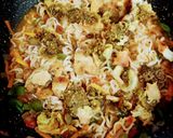मैगी नूडल समोसा चाट (mango noodles samosa chaat recipe in Hindi) रेसिपी चरण 8 फोटो