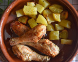 Foto del paso 5 de la receta: Muslos de pollo al horno con patatas