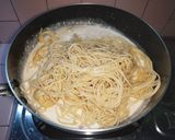 Foto langkah ke 5 dari resep Spaghetti Alfredo.