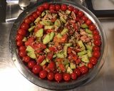 Une image de l'étape 8 de Salade de tomates et concombres au thon sauce algues et ciboulette.
