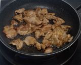 Foto langkah ke 3 dari resep Tumis brokoli daging sapi.