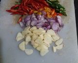 Foto langkah ke 1 dari resep Tumis sawi bakso.
