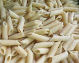 Gambar langkah 1 resipi Penne Aglio Olio.