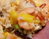 Foto langkah ke 5 dari resep Nasi Goreng Udang Nanas.