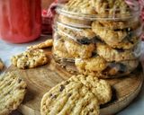 Foto langkah ke 5 dari resep Kukis Kacang Oat Coklat #beranibaking.