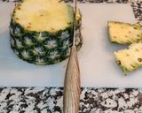 Foto del paso 1 de la receta: Brochetas de piña con frutas variadas