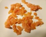 A picture of step 1 of Linguine with smoked salmon and lumpfish roe.