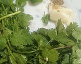 A picture of step 1 of Haray dhania ki chutney.
