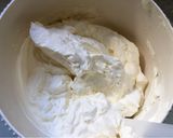Foto del paso 3 de la receta: SHOTS DE CHEESECAKE DE FRUTILLAS 🍓