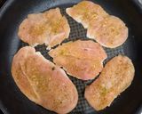Pestós/Erős Pistás-sajtos csirkemell szelet recept fázis 2 fotója