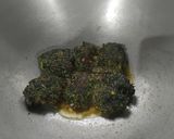 A picture of step 5 of Water Spinach Fritters.