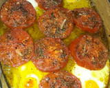 Foto del paso 4 de la receta: Huevos al plato con tomate y cebolla