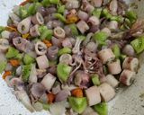 Foto langkah ke 4 dari resep Cumi tumis bawang.
