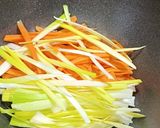 Foto del paso 3 de la receta: Espaguetis de verduras al wok