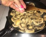 Foto del paso 1 de la receta: Salsa de champiñones al vino