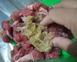 Foto langkah ke 2 dari resep Daging Sapi Goreng Ketumbar.