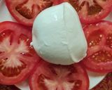 Foto del paso 2 de la receta: Ensalada de tomate, polpetta, alcaparras y pesto casero