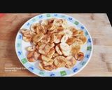 A picture of step 3 of Homemade nendran chips.