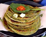 A picture of step 3 of Spinach paratha.