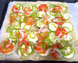 Foto del paso 4 de la receta: Coca de hojaldre con verduras y queso